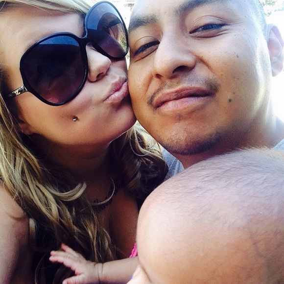 Profile Picture of Mikaela Shoneff (@guera3vega) on Poshmark