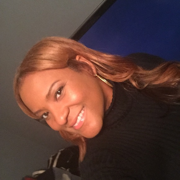 Lawanda Neeley - Poshmark Profile Picture of Lawanda Neeley (@lawandaneeley) on Poshmark