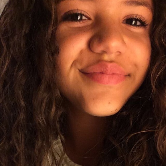 Profile Picture of Josie Holt (@rosiejosiexo) on Poshmark