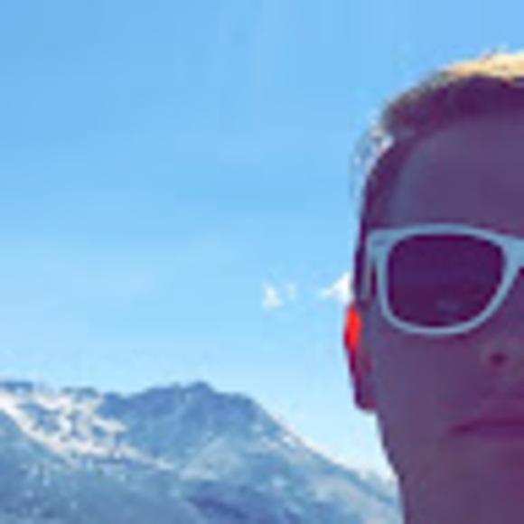 Profile Picture of Alex Curylo (@alexcurylo1) on Poshmark