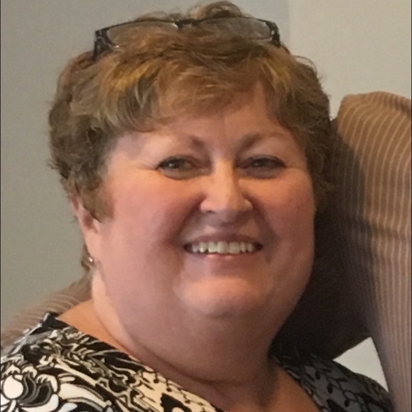 Profile Picture of Dorothy Olshefski (@dotolshefski) on Poshmark