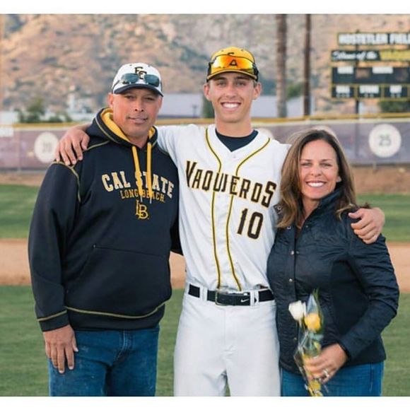 Profile Picture of Justin Zamora (@justinzamora) on Poshmark