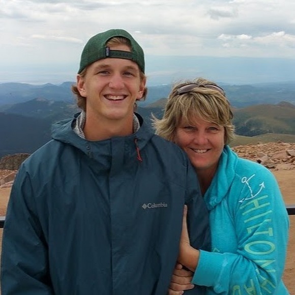 Profile Picture of Clay Katzman (@crkatzman) on Poshmark