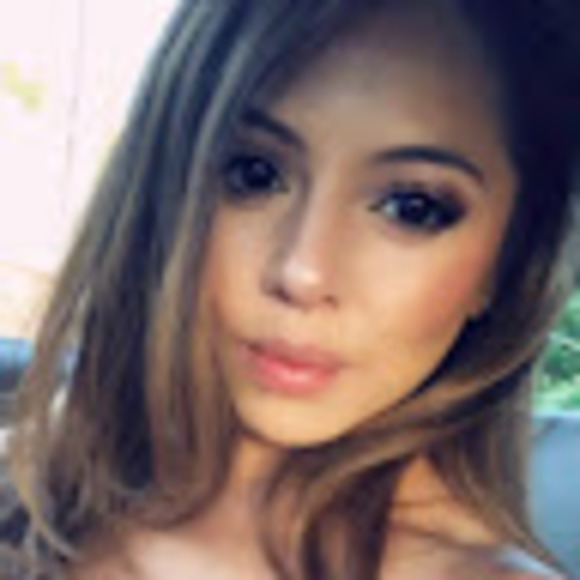 Profile Picture of Julia Cordova (@poshpreffered) on Poshmark