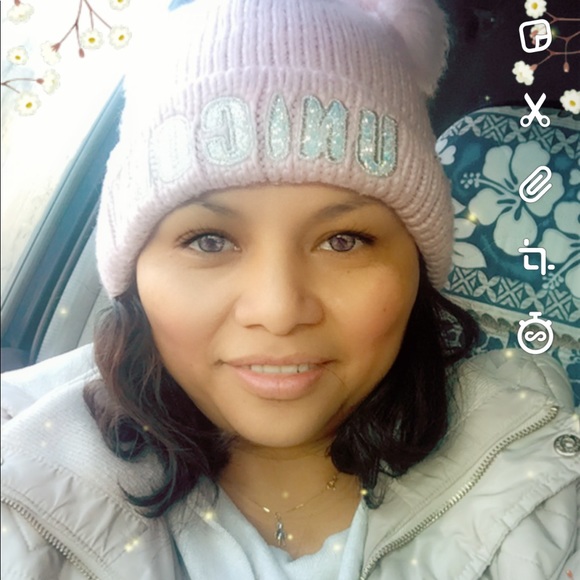 Profile Picture of Elda Trigueros (@eldatrogueros) on Poshmark