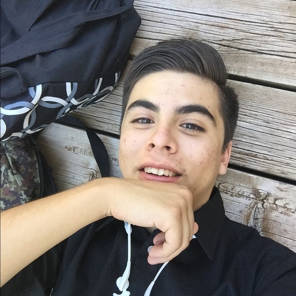 Profile Picture of Jonathan Moreno (@johnnym111) on Poshmark