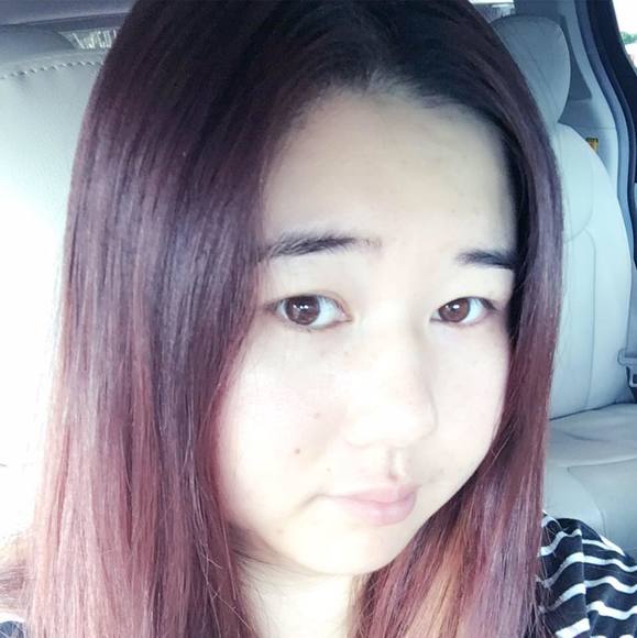 Profile Picture of Jean Feng (@1455150323) on Poshmark