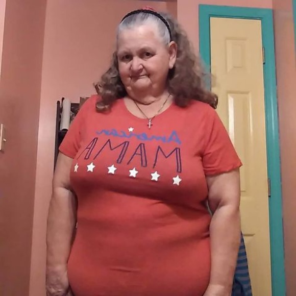 Profile Picture of Julia Cavallo (@juliacavallo153) on Poshmark