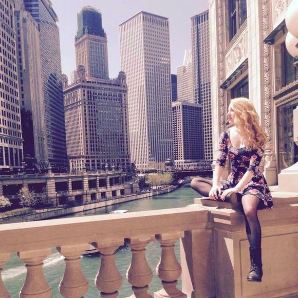 Profile Picture of Erin Applegate (@erinnnoelle) on Poshmark