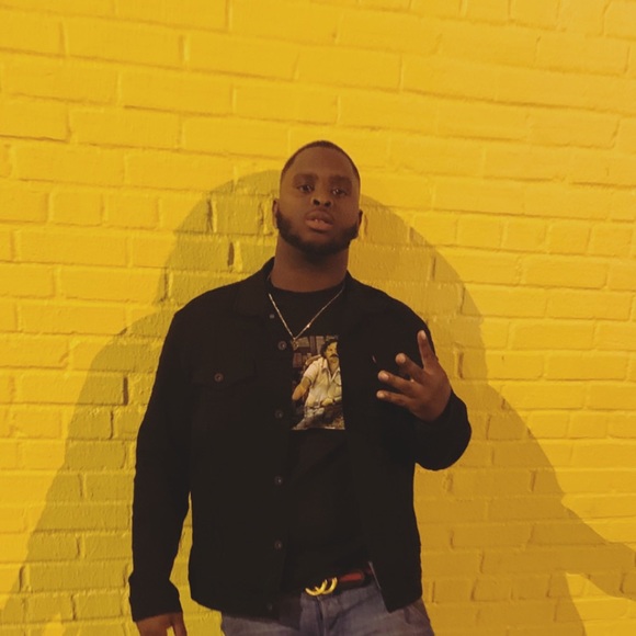 Profile Picture of Calvin Campbell (@caltoonicee) on Poshmark