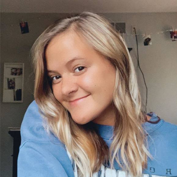 Profile Picture of Faith Fuquay (@ffuquay) on Poshmark