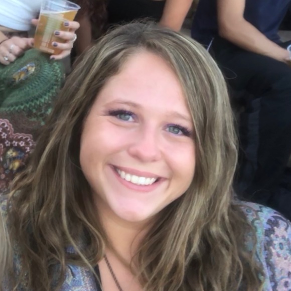 Profile Picture of Patricia Wypych (@trishaa117) on Poshmark