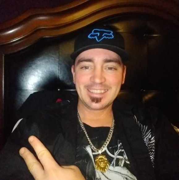 Profile Picture of Derek Swanson (@derek_swanson) on Poshmark