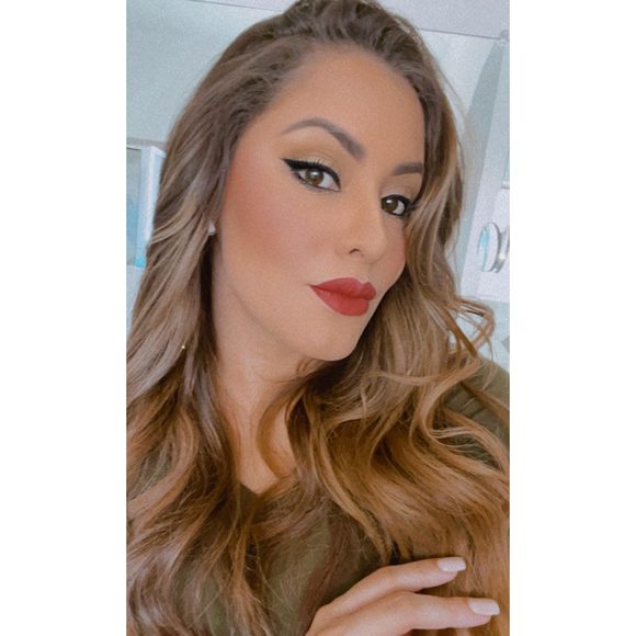 Monica Andino - Poshmark Profile Picture of Monica Andino (@monik_andino) on Poshmark