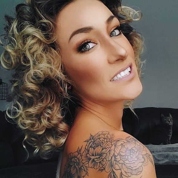 Profile Picture of Kelsey Hëibel (@himmelmeere) on Poshmark