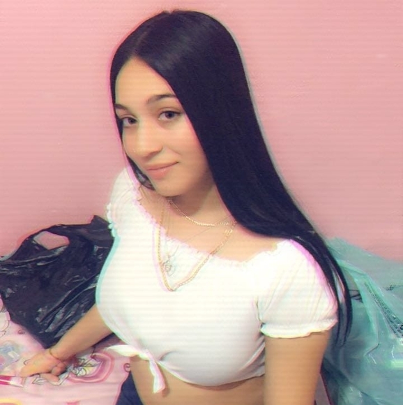 Nani Nani - Poshmark Profile Picture of Nani Nani (@n_nani) on Poshmark