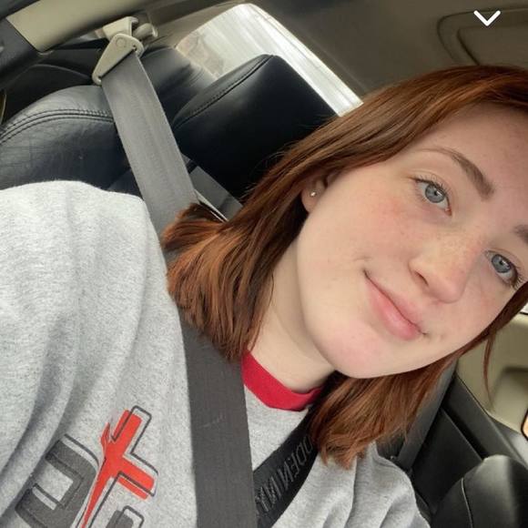 Gwyn Neerman - Poshmark Profile Picture of Gwyn Neerman (@gwynethneerman) on Poshmark