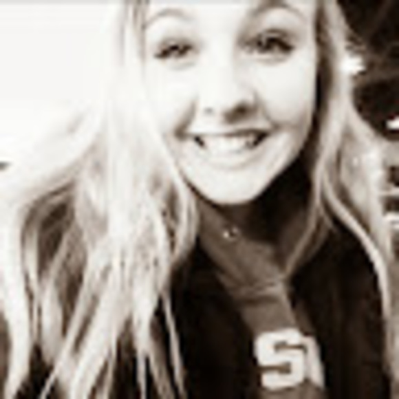 Profile Picture of Addison Matthews (@addisonm973) on Poshmark