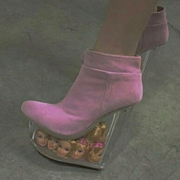 Profile Picture of Bella Dedona (@belladedona) on Poshmark