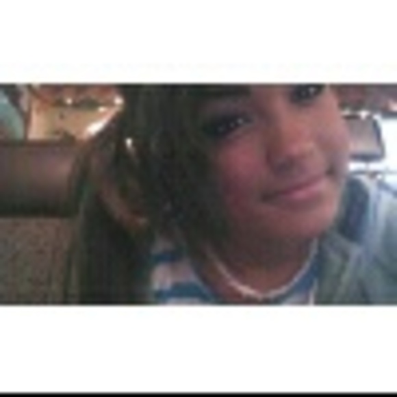 Profile Picture of Chenel Francinor (@chenel) on Poshmark