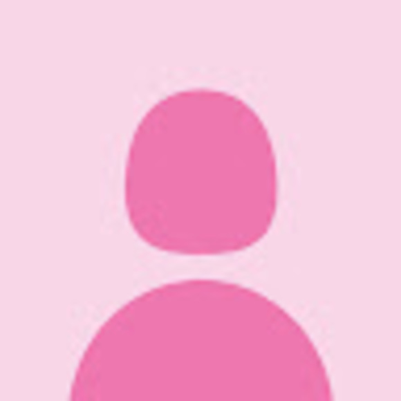 Profile Picture of Caroline Wommack (@c_wommack) on Poshmark