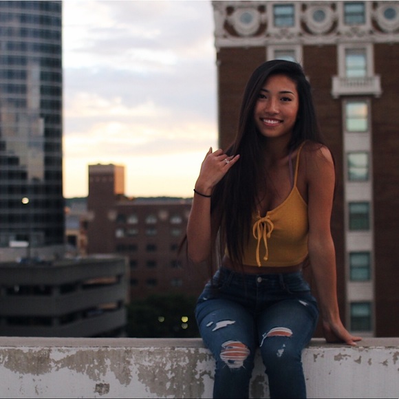 Profile Picture of Isabelle Tran (@tran_isabelle) on Poshmark
