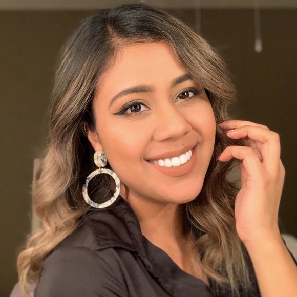 Profile Picture of Ayesha Haque (@ahaque46) on Poshmark