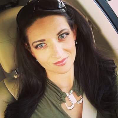 Profile Picture of Amber Warner (@amberj777) on Twitter