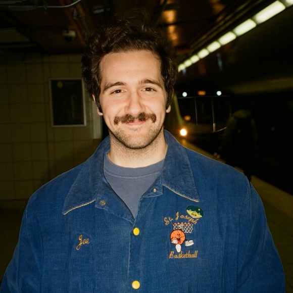 Profile Picture of Andrew Chionidis (@andrewchionidis) on Poshmark