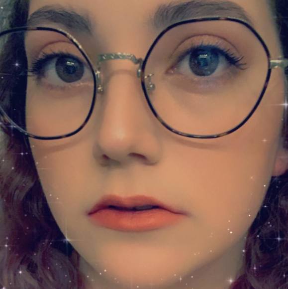 Profile Picture of Julia Meyer (@twinky93) on Poshmark