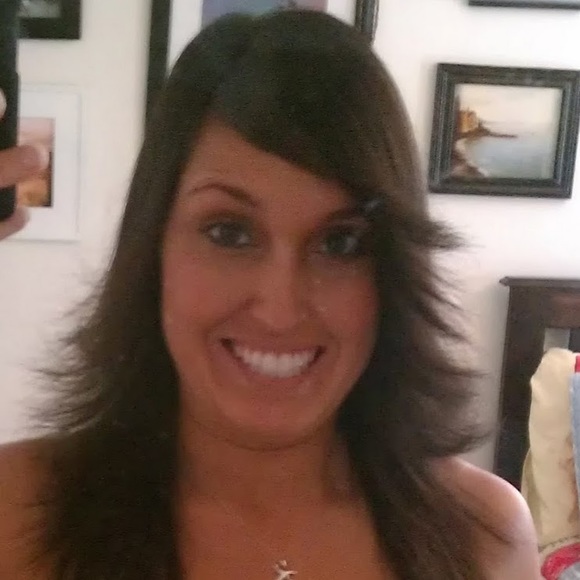 Profile Picture of Kellie Padilla (@klpadilla1) on Poshmark