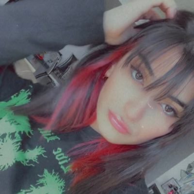 Profile Picture of R (@RitaChalich) on Twitter