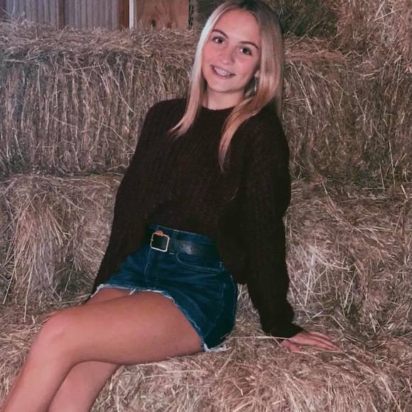 Profile Picture of Alyson Buchinsky (@alysonbuchinsky) on Poshmark