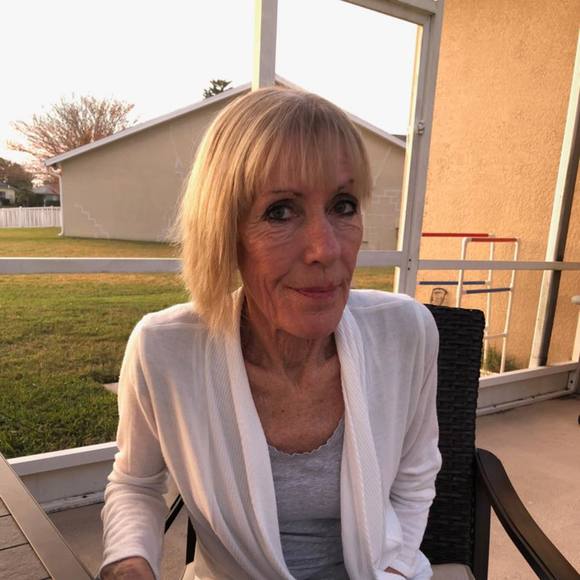 Regina Delligatti - Poshmark Profile Picture of Regina Delligatti (@rdelligatti) on Poshmark