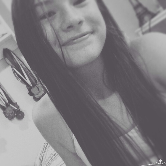 Profile Picture of Ashley Mcfadin (@ashleyym) on Poshmark