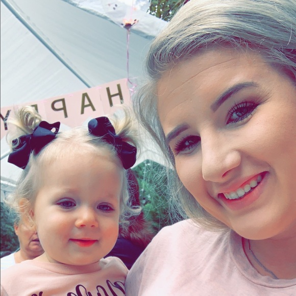 Profile Picture of Aria Davis (@ariadavis242) on Poshmark