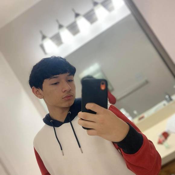 Profile Picture of Edwin Jimenez (@edwin1410) on Poshmark