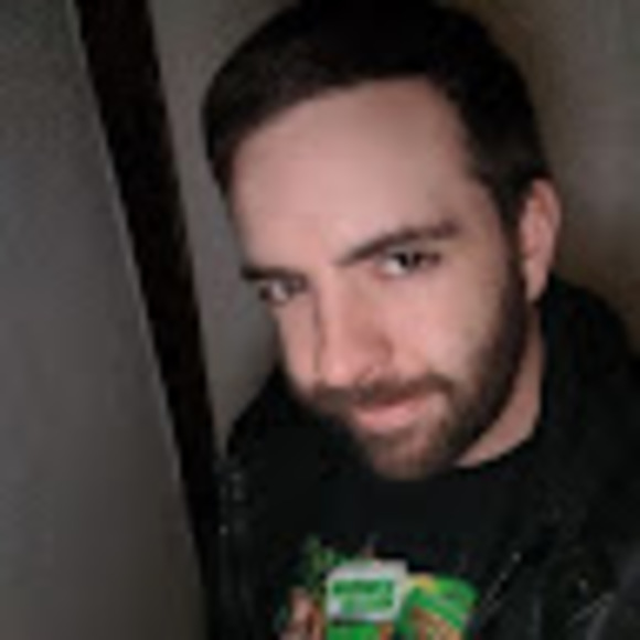 Profile Picture of Andrew Kosarko (@mrjow712) on Poshmark