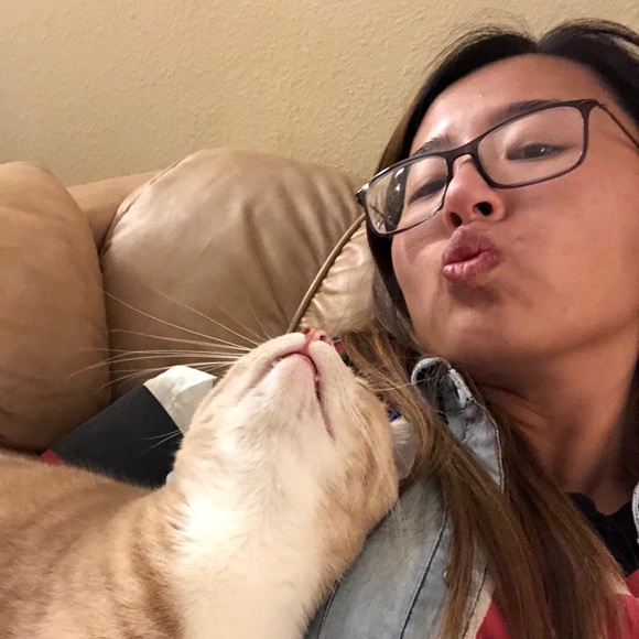 Profile Picture of Hsin-yi Liu (@debehsin1105) on Poshmark