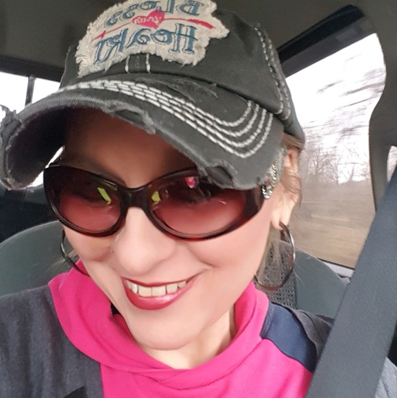 Profile Picture of Jenny Long (@jenkl73) on Poshmark