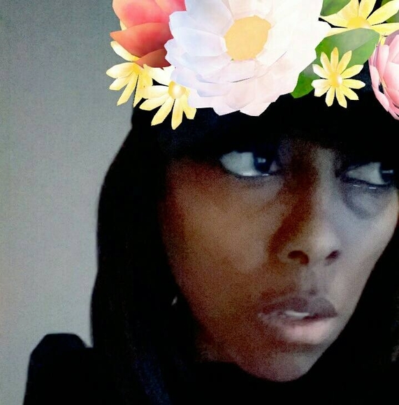 Profile Picture of Amber Zachary (@luvnamber) on Poshmark