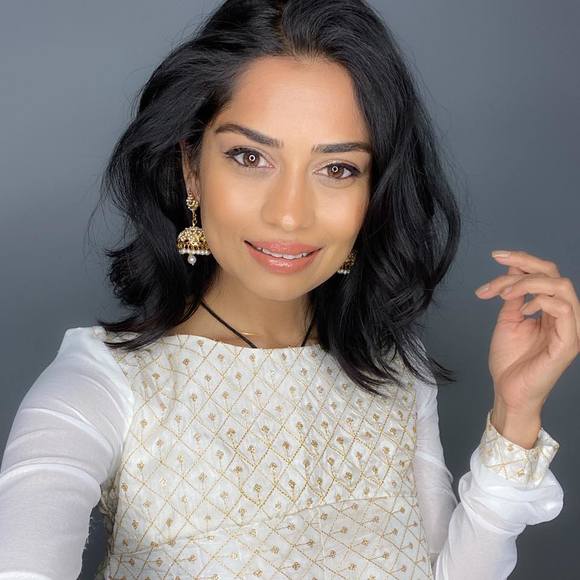 Profile Picture of Barkha Patel (@aakat) on Poshmark