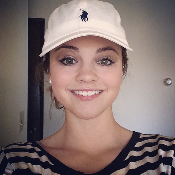 Profile Picture of Jillian Mercer (@jillmerc23) on Poshmark