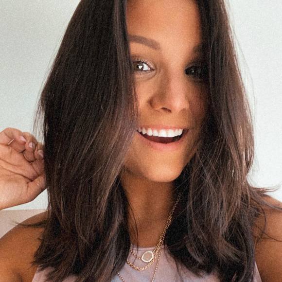 Profile Picture of Mattie Miller (@mattiemiller10) on Poshmark