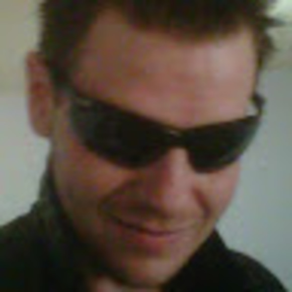 Profile Picture of Aaron Wingrove (@aaronwwingrove) on Poshmark