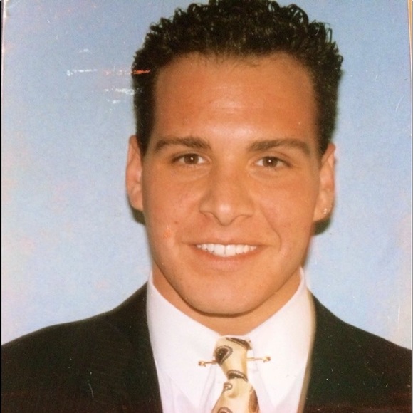 Profile Picture of Steven Martin (@smartin43535) on Poshmark