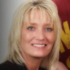 Profile Picture of Becky Rutledge (@beckbex87) on Twitter