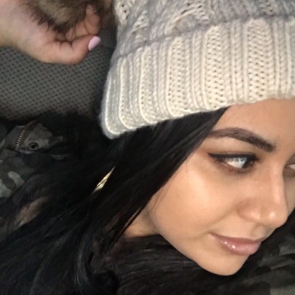 Sheriza Khan - Poshmark Profile Picture of Sheriza Khan (@sheriza16) on Poshmark