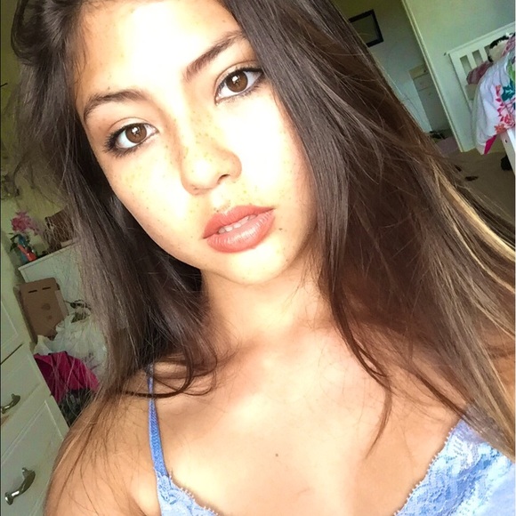 Profile Picture of Olivia Delacruz (@oliviadelacruz) on Poshmark