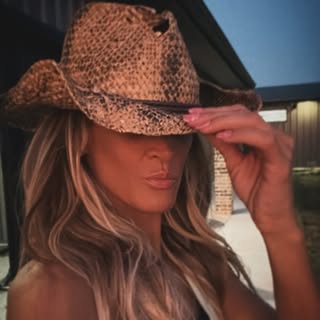 Profile Picture of Cortney Brooks (@cortney_anne) on Instagram